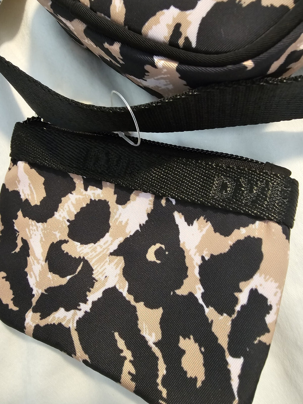 New Diane Von Furstenberg Crossbody Phone Bag Wallet 8" x 5" x 1.5" Leopard  1