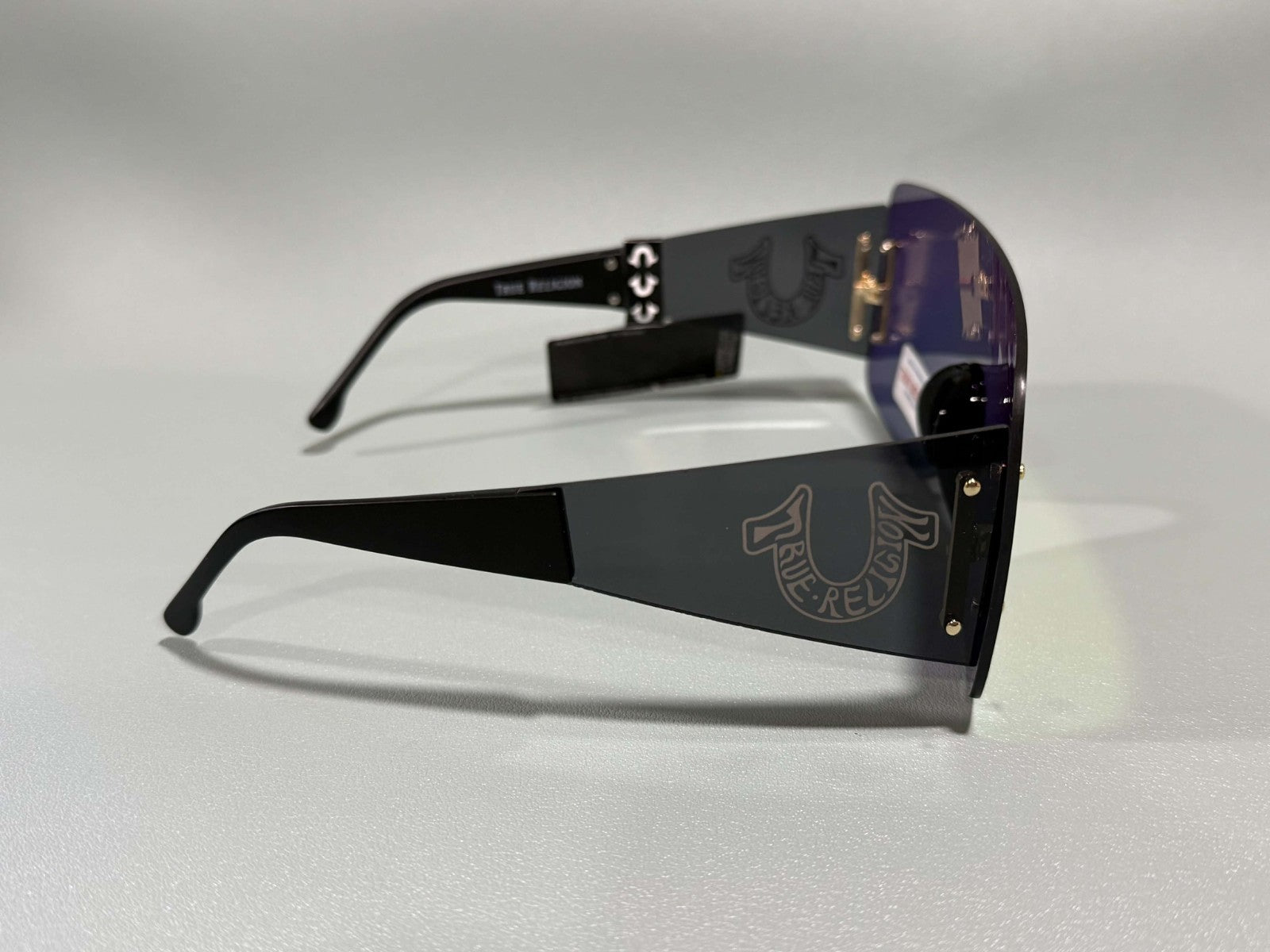 New Original TRUE RELIGION Square Sunglasses Mirrored Red TRM1870X2