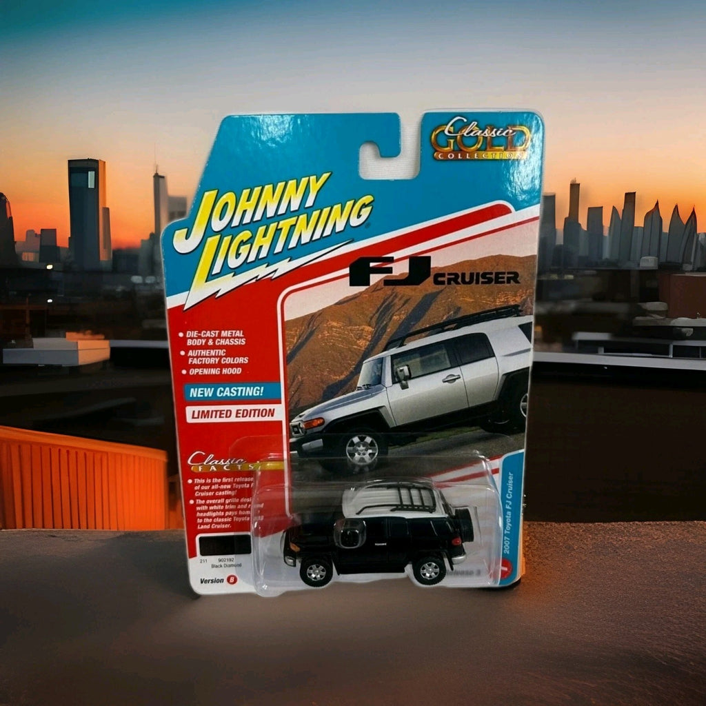 JOHNNY LIGHTNING 1:64 2007 TOYOTA FJ CRUISER BLACK DIAMOND MODEL JLCG0300