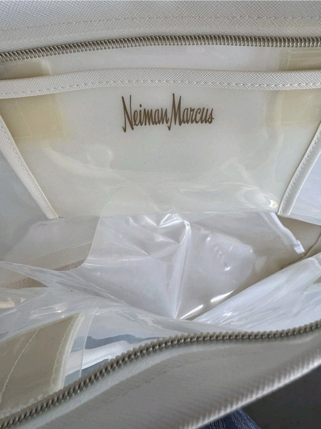 Neiman Marcus Clear PVC White Tote Bag With Zipper And Inner Pouch NEW3