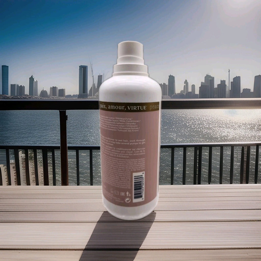 Virtue Smooth Conditioner Hydrates  /  Silkens  /  De Frizzes  500 ml / 17 oz1