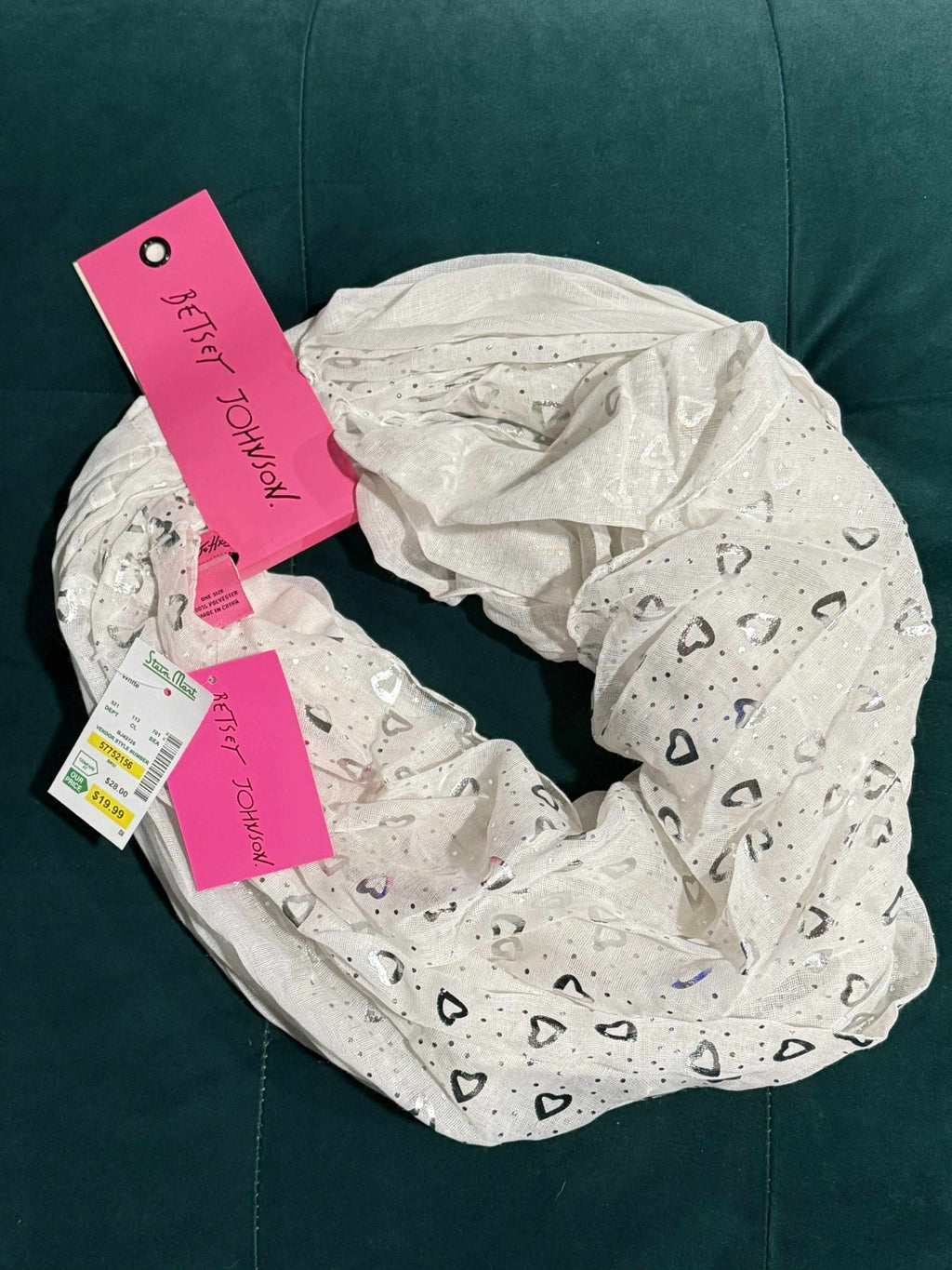 NWT Vintage Betsey Johnson Y2K Infinity Scarf Wrap White w/ Hearts Shawl0