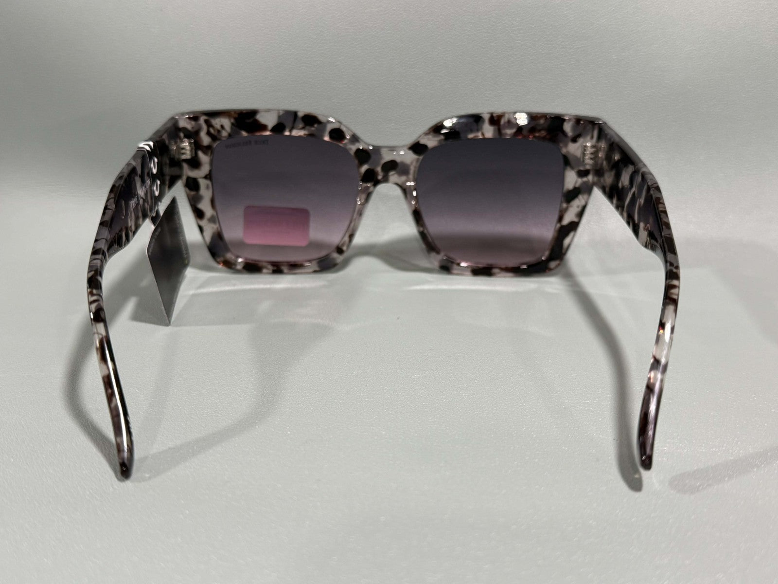 New Original TRUE RELIGION Square Sunglasses Frosted Black / Clear TR563951