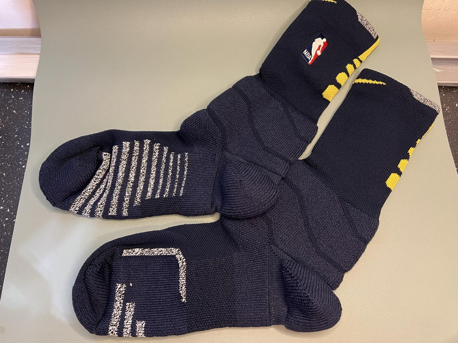 New Nike XL NBA Authentics Team Issued Crew Socks  PSX 7914193