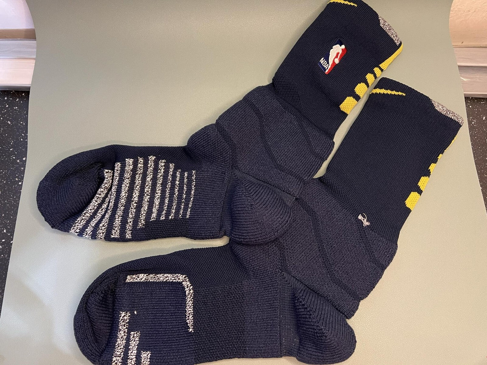 New Nike XL NBA Authentics Team Issued Crew Socks  PSX 7914194