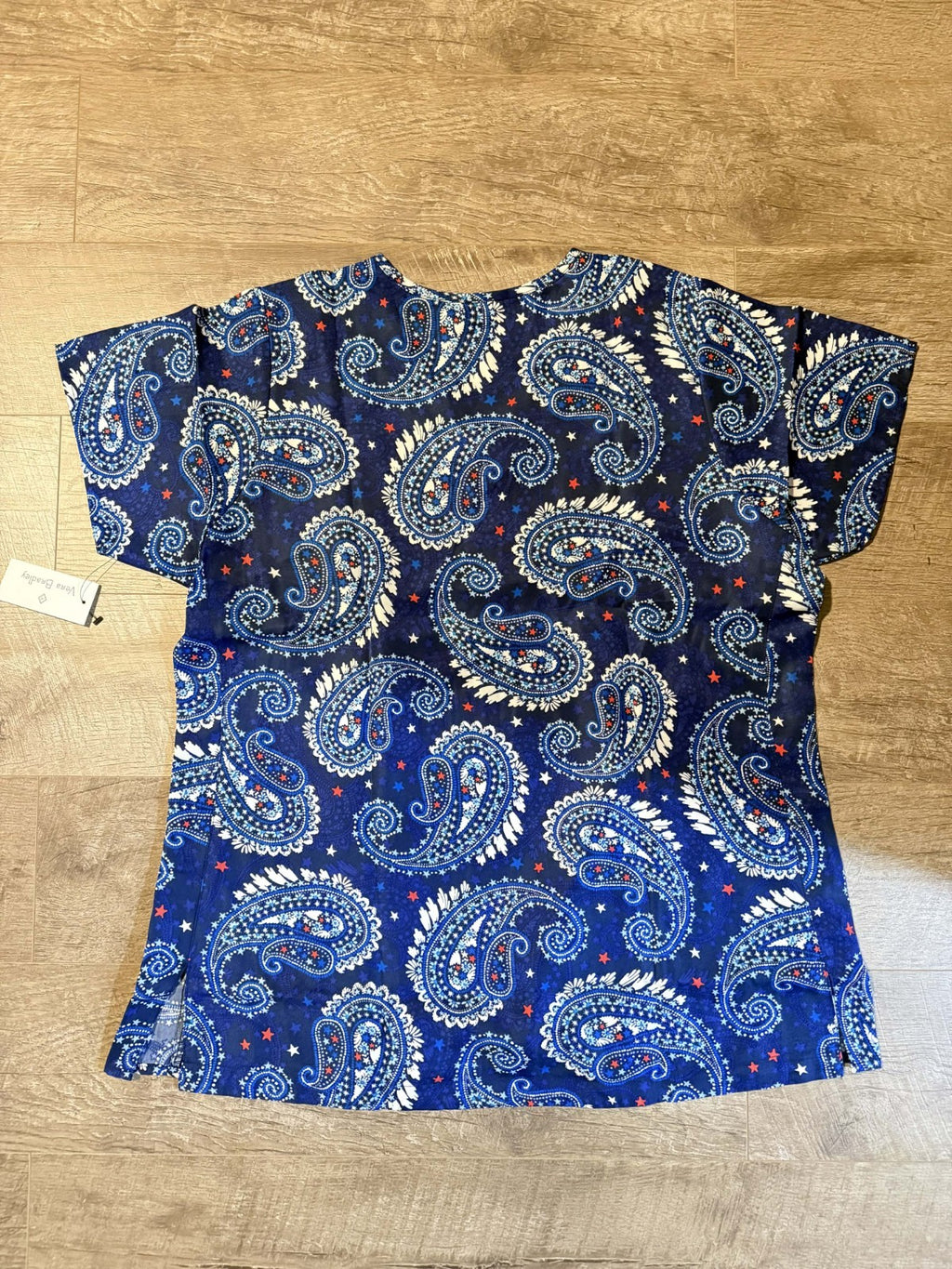 Vera Bradley Scrub Top Womens M Firework Paisley Blue Patriotic Stars Rare NWT3