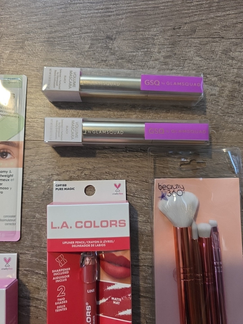 Lot of 10 L.A. Colors Smokey Eyeshadow Palette, Mascara,  Brushes,  Lippie & 8