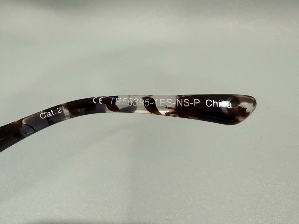 New Original TRUE RELIGION Square Sunglasses Frosted Black / Clear TR563952