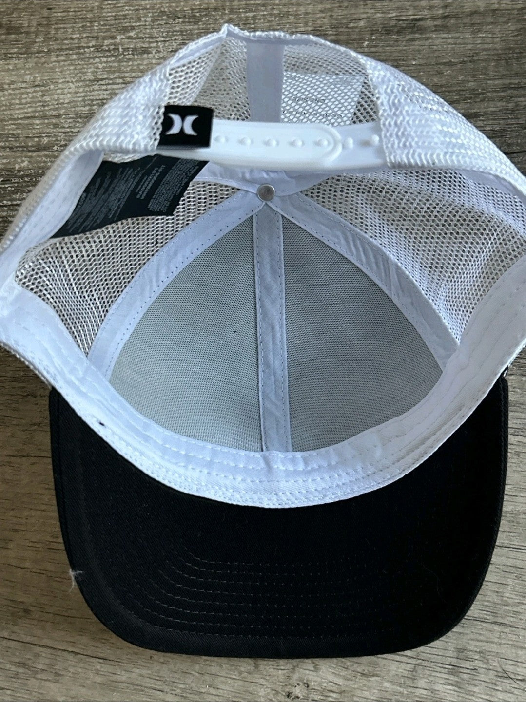 NWT HURLEY Logo Black & Pink CORP STAPLE TRUCKER SNAPBACK 2