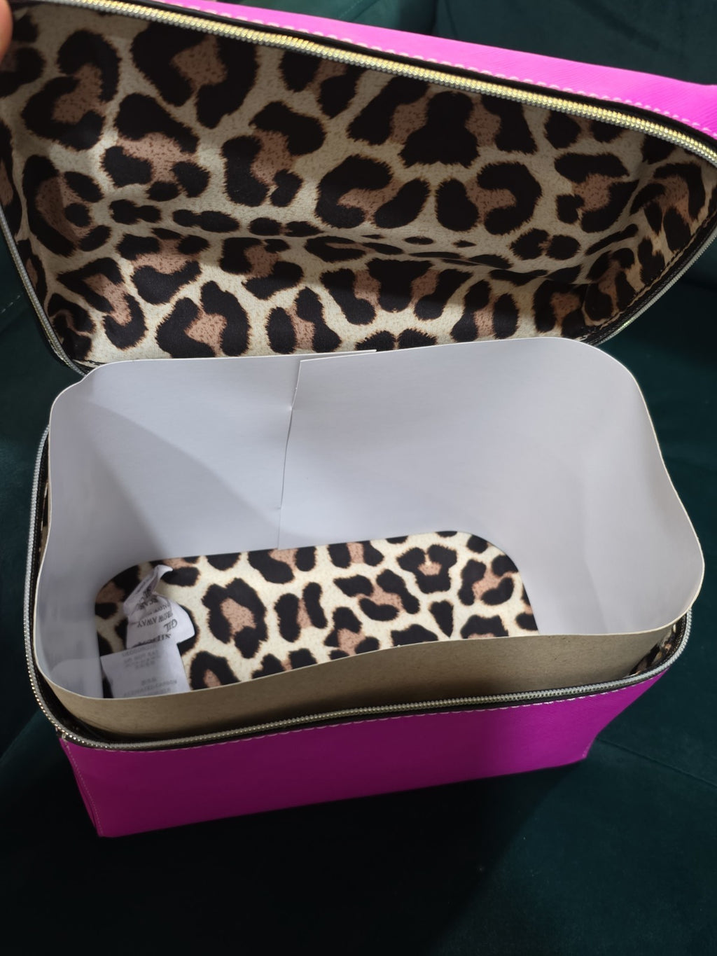 ESTEE LAUDER PRETTY HOT PINK COSMETIC MAKEUP TRAIN CASE LUNCH BOX 8*6*4.5 INCH