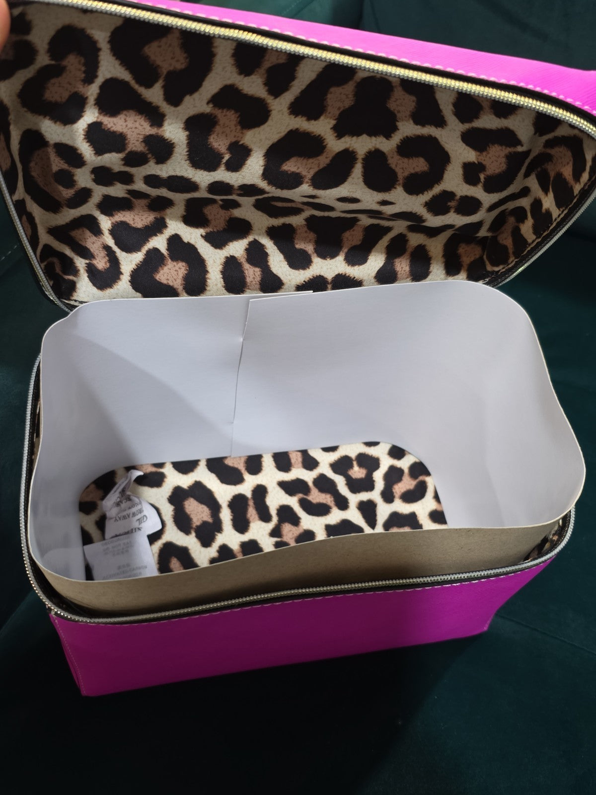 ESTEE LAUDER PRETTY HOT PINK COSMETIC MAKEUP TRAIN CASE LUNCH BOX 8*6*4.5 INCH