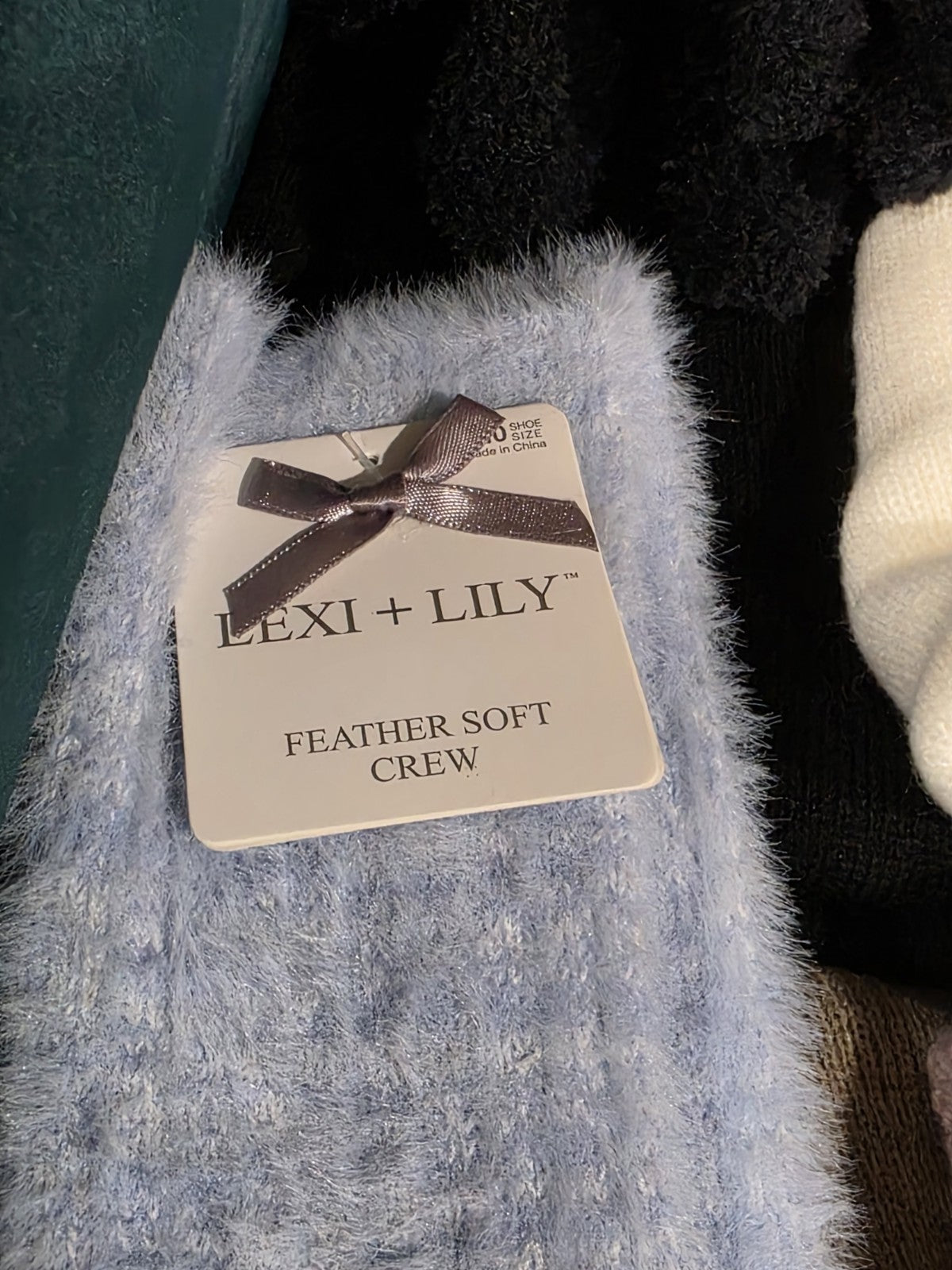 50-Piece Winter Accessories Reseller Lot – BEARPAW Hats Gloves & Socks