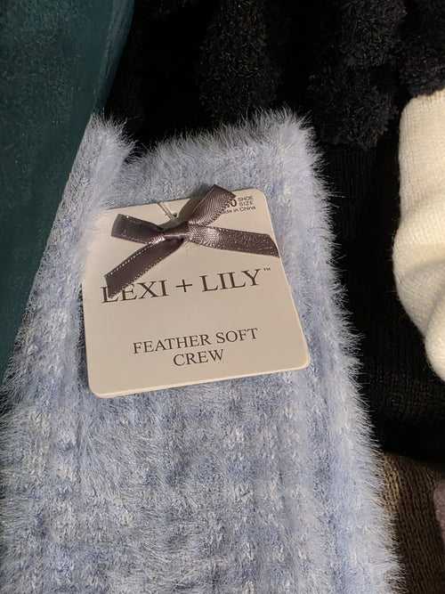 50-Piece Winter Accessories Reseller Lot – BEARPAW Hats Gloves & Socks